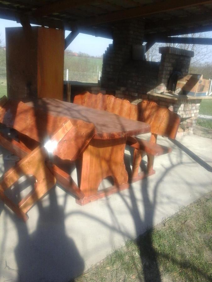 Dutch Farm In Felsolajos Exterior photo